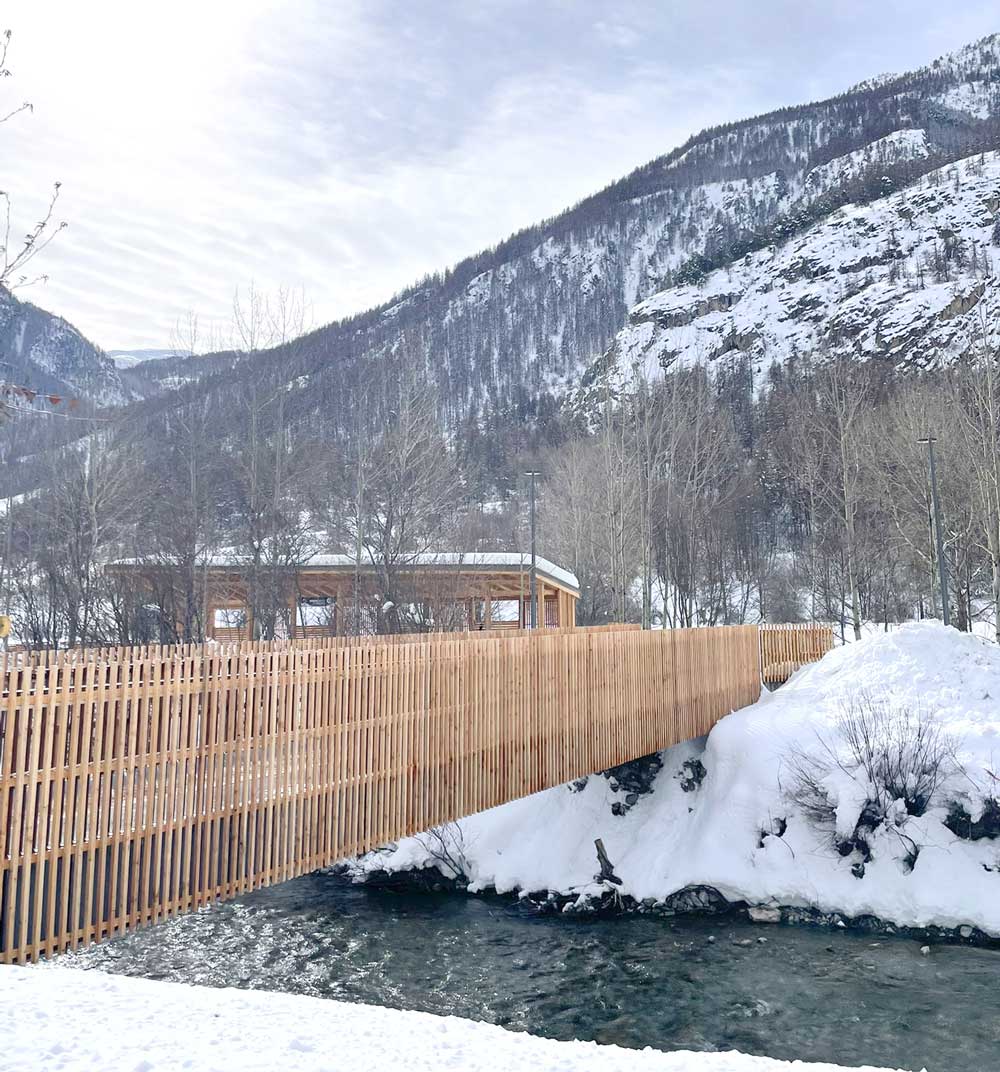 Passerelle et Abri Navette